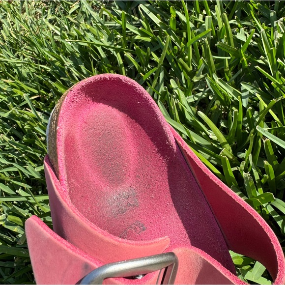 BIRKENSTOCK GIZEH BIG BUCKLE
FUCHSIA TULIP SIZE 37 - Picture 10 of 11